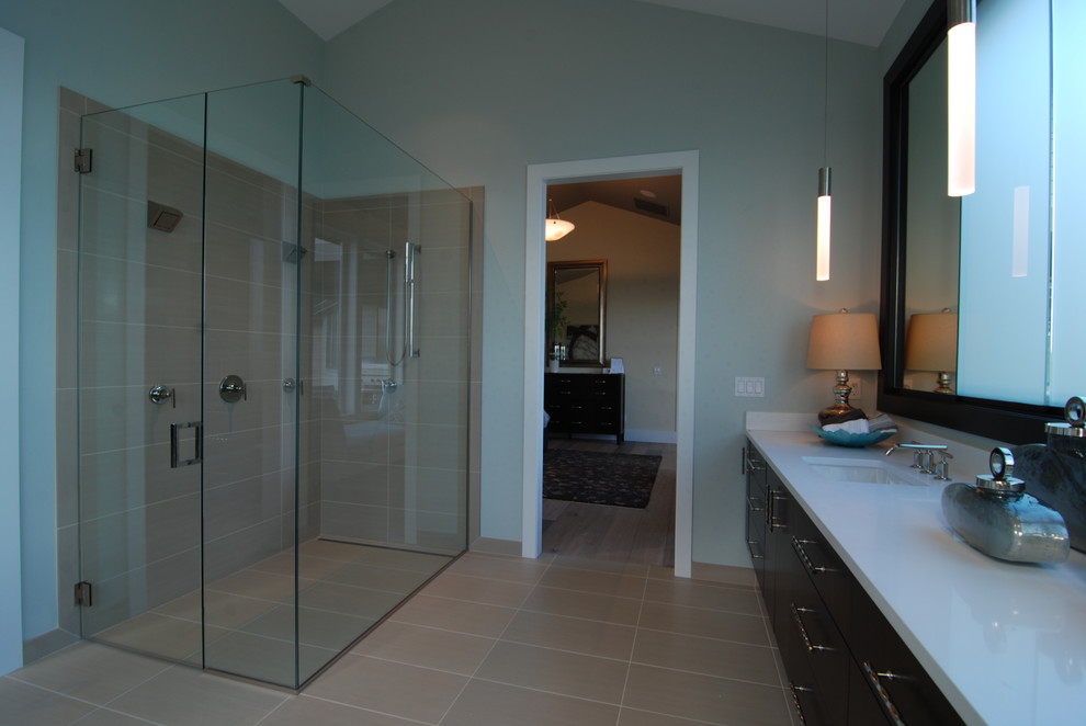Example of a transitional bathroom design in Seattle