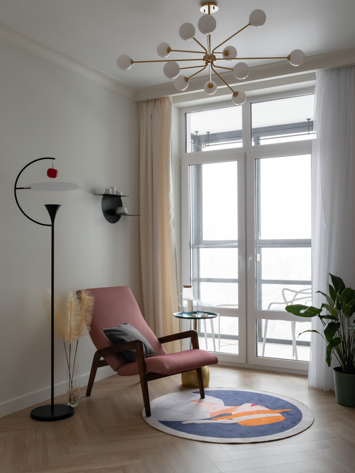 Малые м2 - не помеха комфорта. Смелый и яркий интерьер для молодой семьи