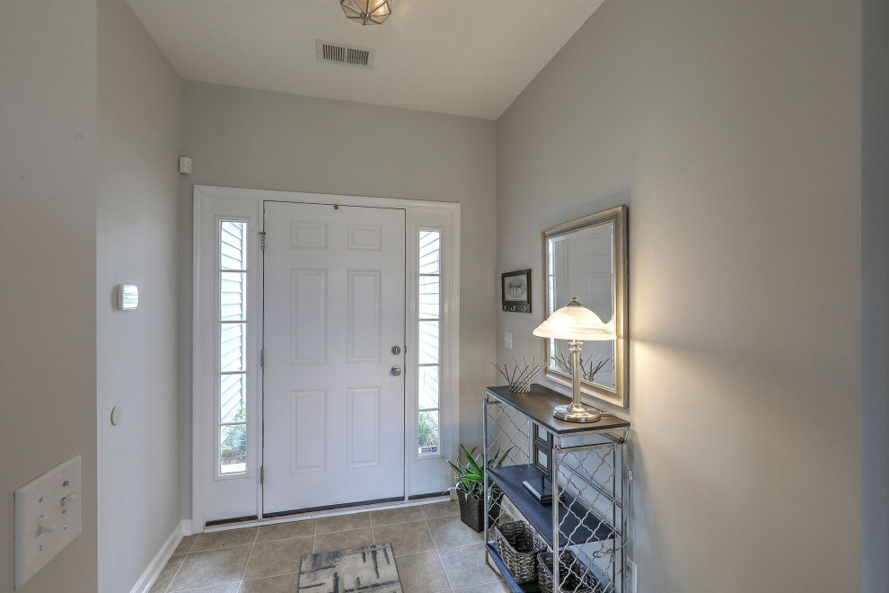 Entryway - entryway idea in Charleston