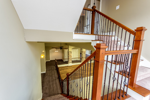Transitional home design photo in Columbus