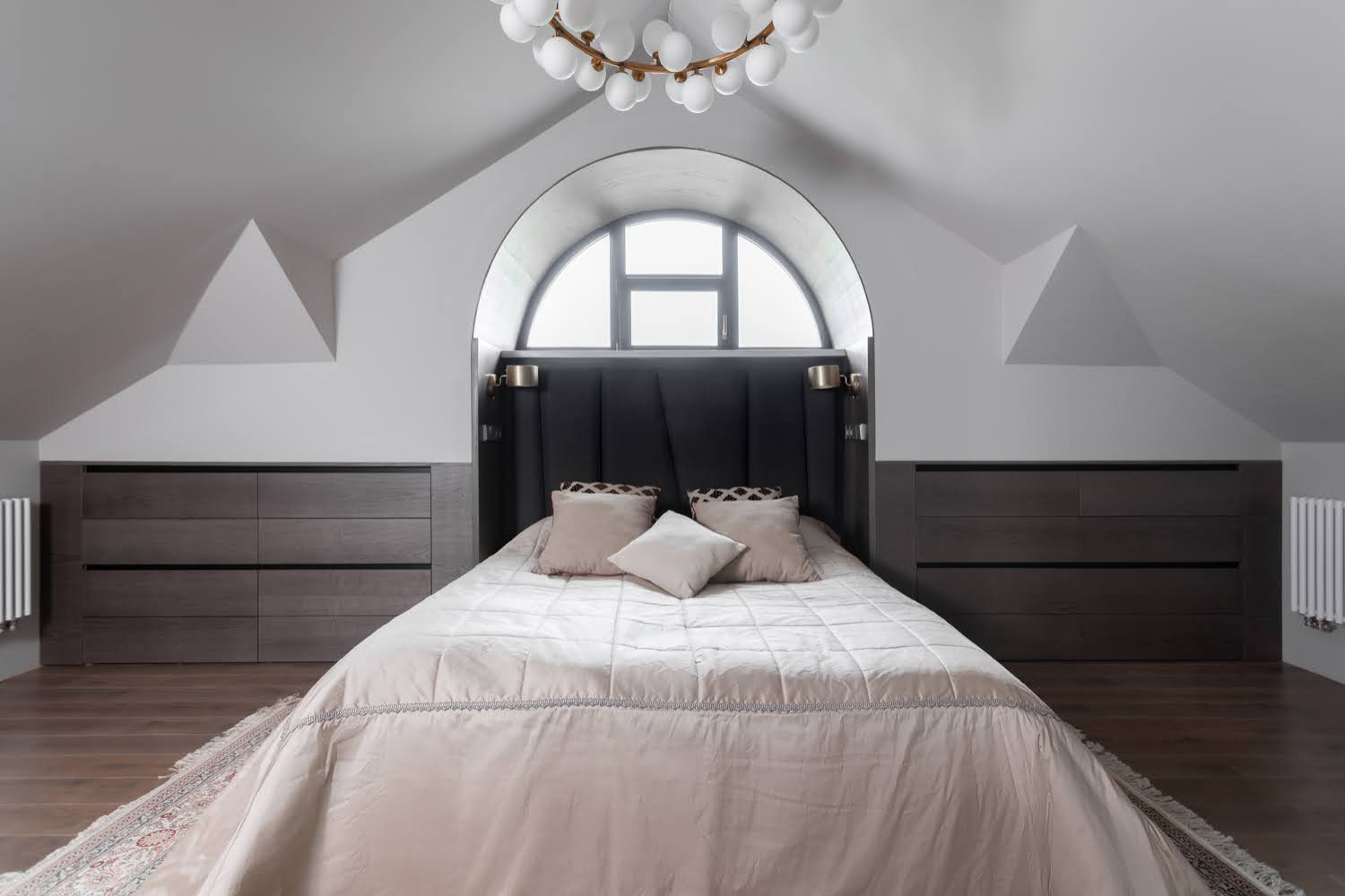 Спальня с ванной комнатой