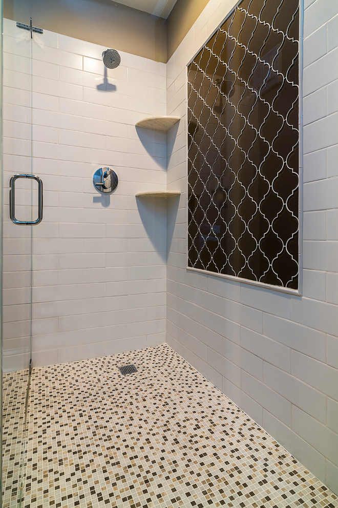 Walk-in shower - mid-sized transitional kids' beige tile and porcelain tile porcelain tile walk-in shower idea in Chicago with shaker cabinets, white cabinets, a one-piece toilet, beige walls, an undermount sink and quartz countertops