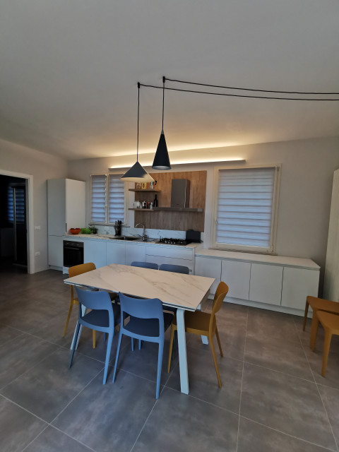 Casette Angela contemporary-dining-room