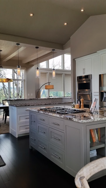 Kitchen - transitional kitchen idea