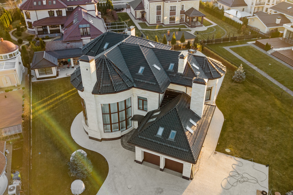 Строительство дома и отделочные работы. Дом на Новой Риге. 700 кв.м.