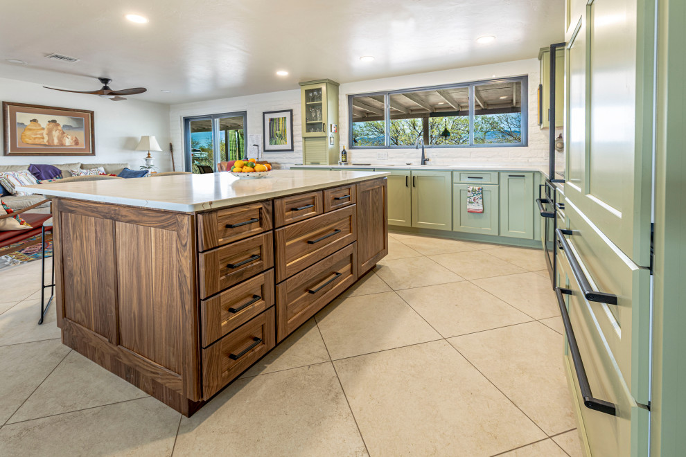 Kitchen - transitional kitchen idea in Phoenix