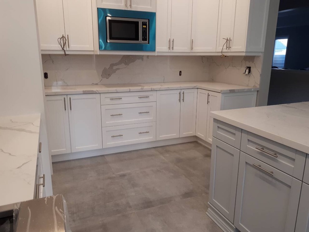 Kitchen - kitchen idea in Toronto