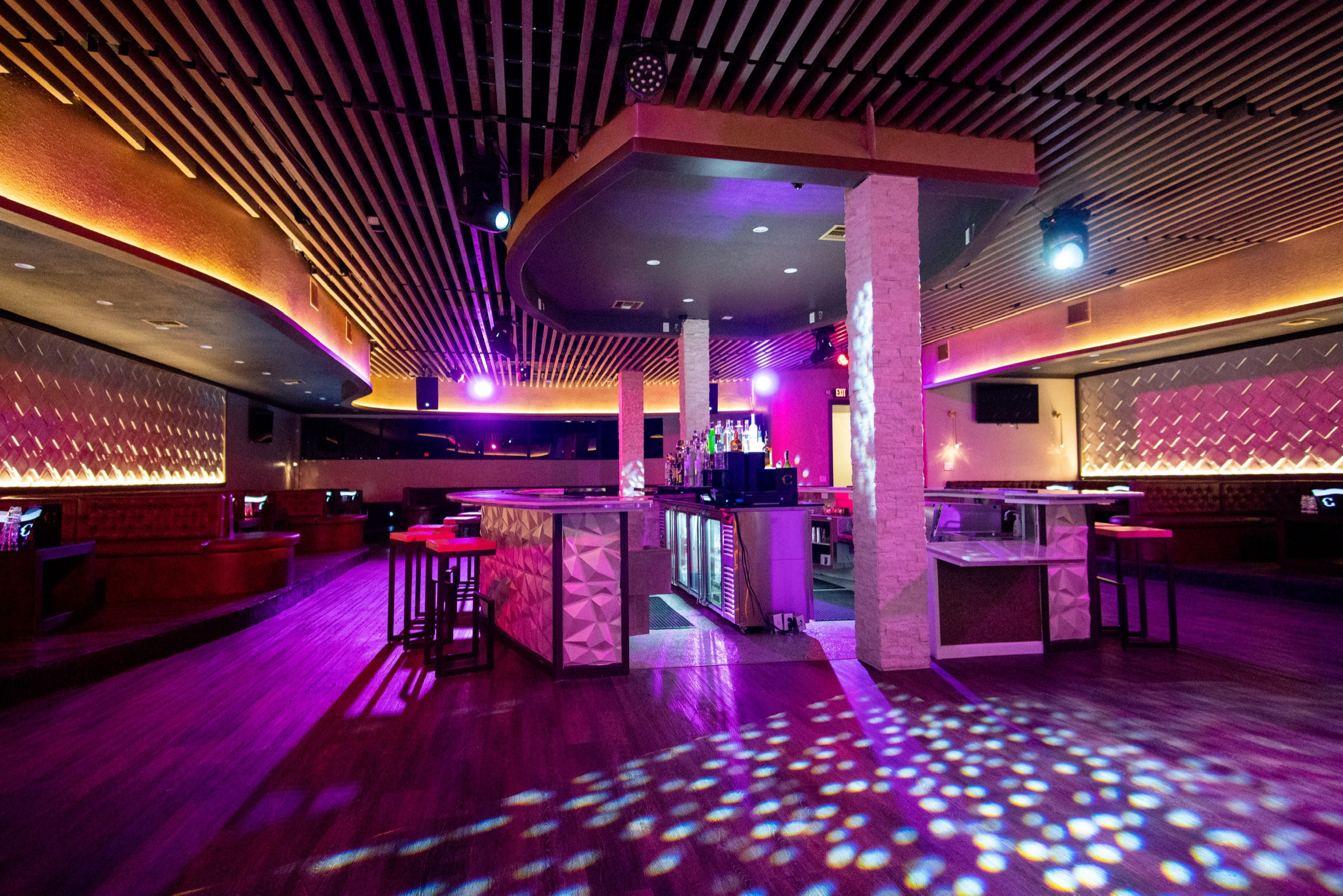 Da Cave Upscale Cocktail Lounge