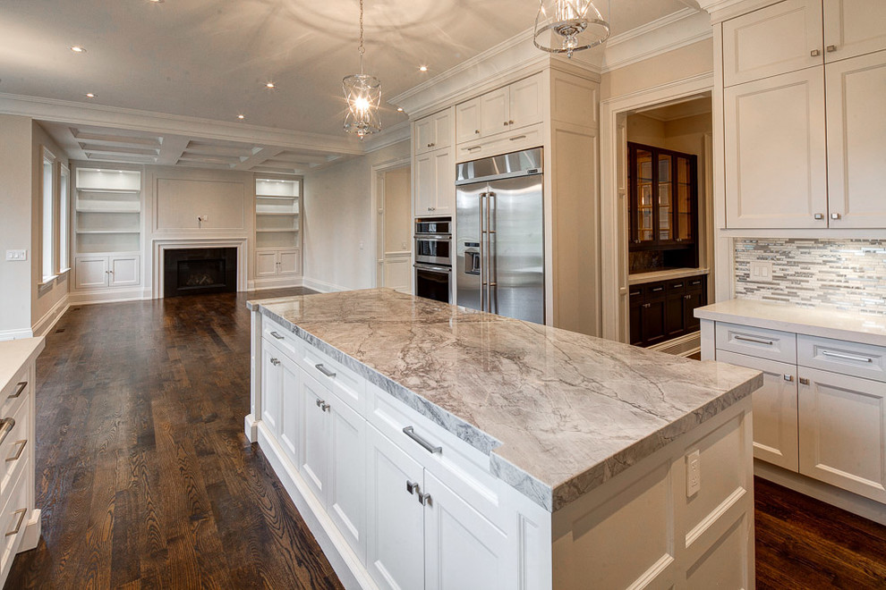 Inspiration for a transitional kitchen remodel in Toronto
