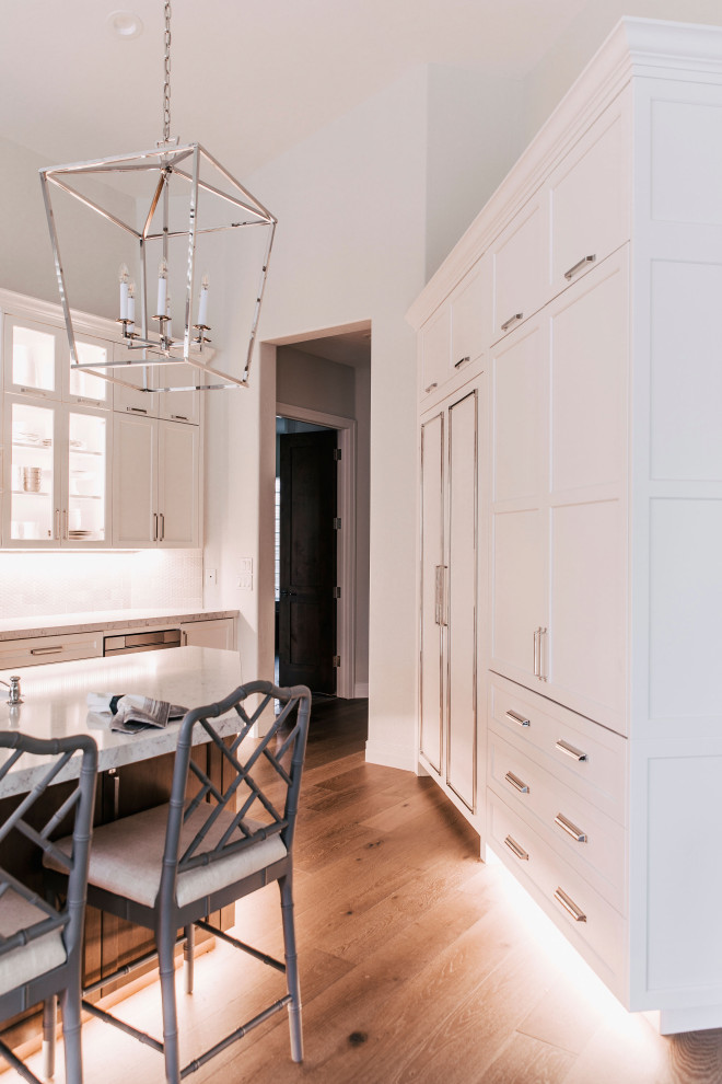 Kitchen - transitional kitchen idea in Phoenix