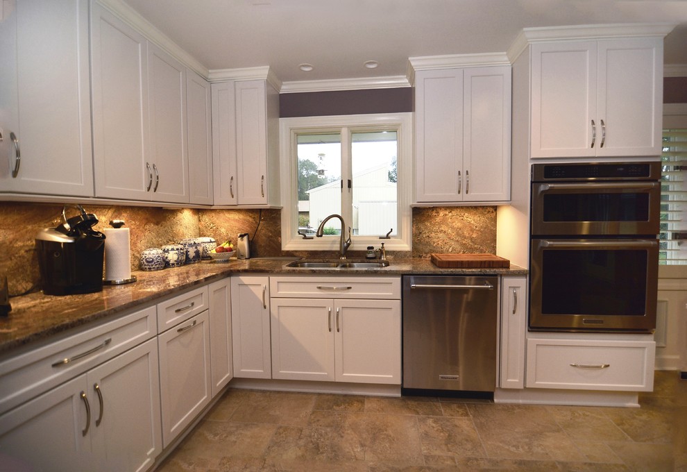 Kitchen - transitional kitchen idea