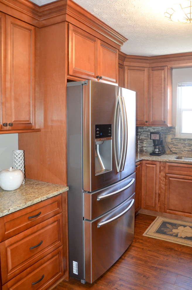 Example of a mountain style kitchen design in Columbus