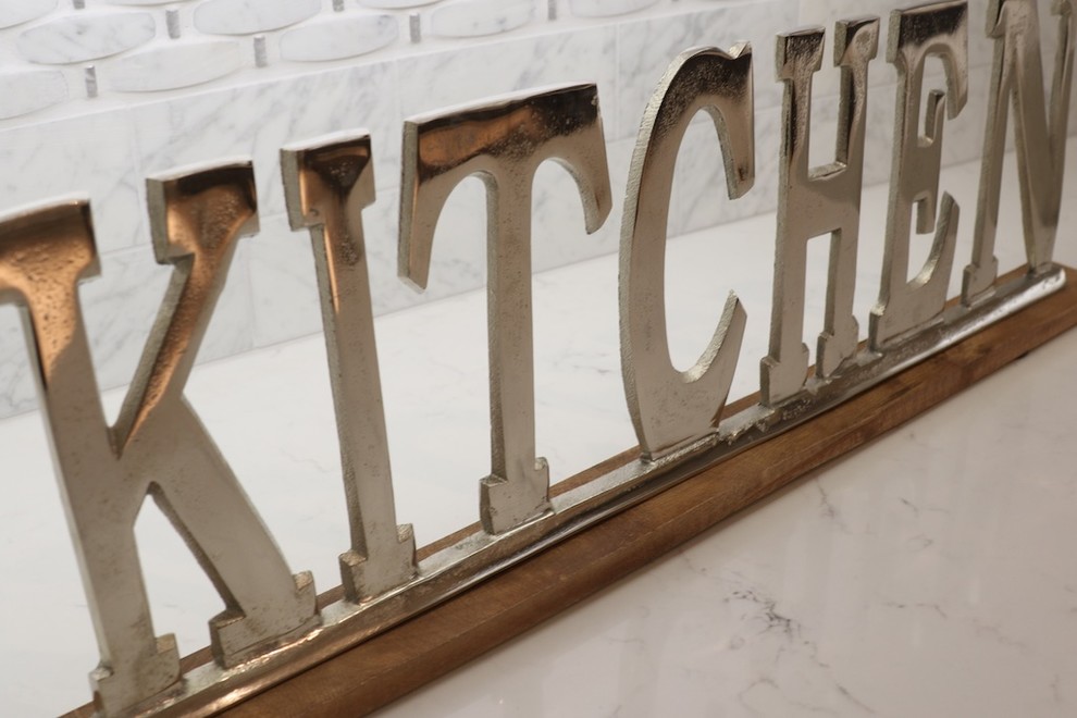 Inspiration for a transitional kitchen remodel in Chicago