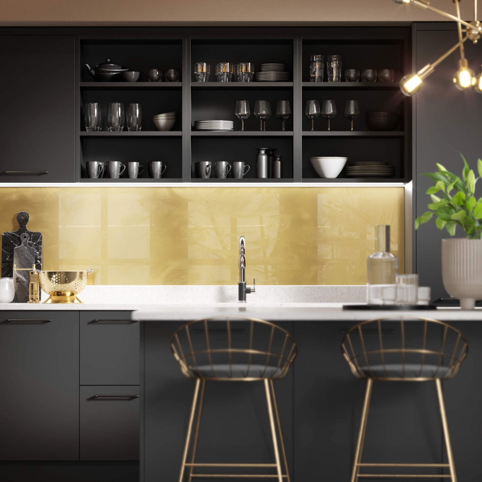 Imagen de cocina minimalista con armarios con paneles lisos, puertas de armario negras, encimera de cuarcita, salpicadero metalizado y encimeras blancas