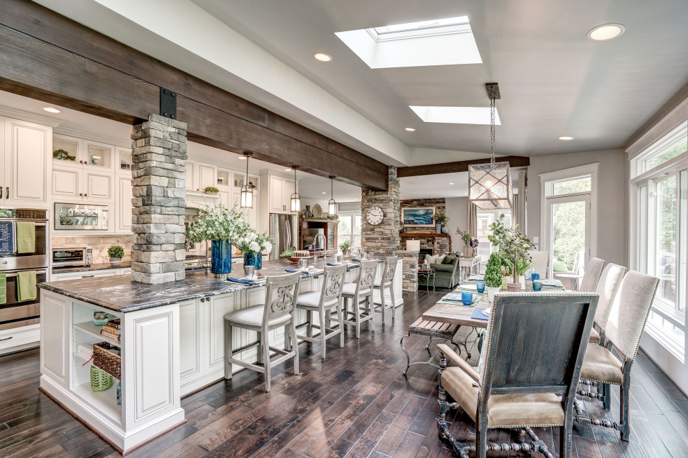 Kitchen - transitional kitchen idea in DC Metro
