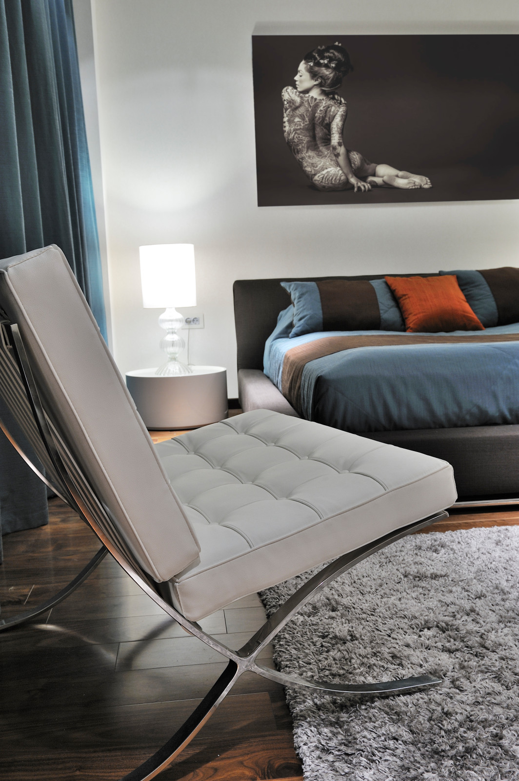 В центре большого города