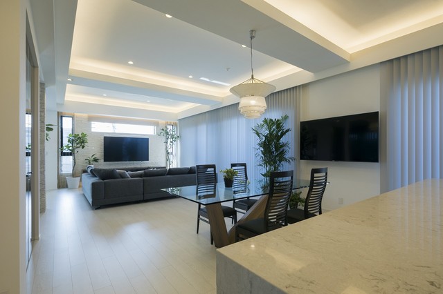 テニスの出来る部屋のある邸宅 moderne-salon
