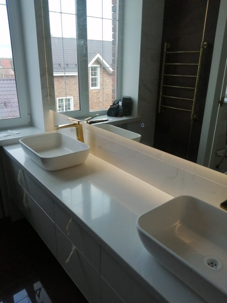 Зеркало с летящей подсветкой