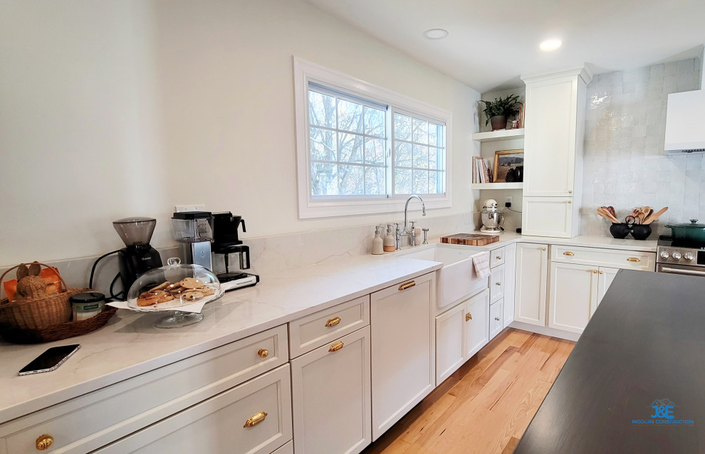 Kitchen - rustic kitchen idea in Baltimore
