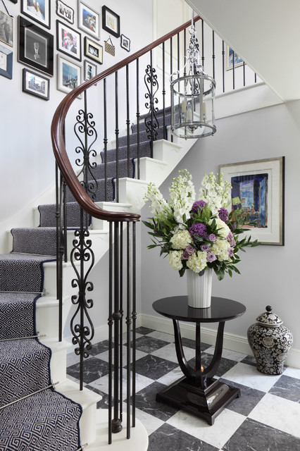 Family Residence classique-escalier