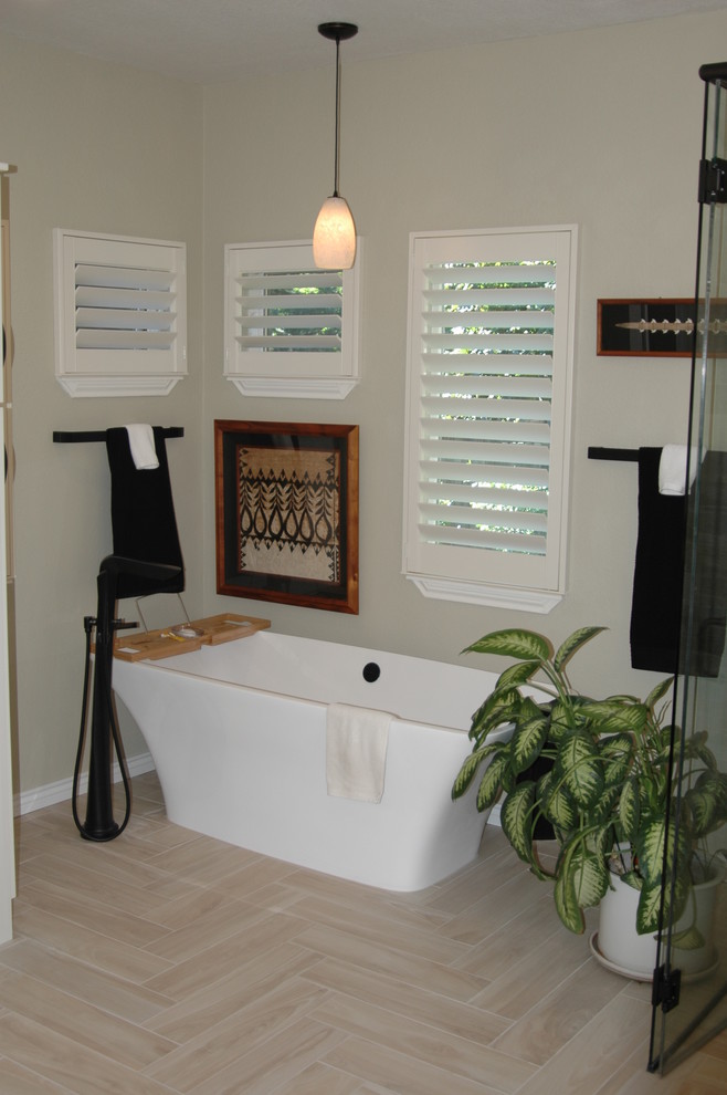Home design - transitional home design idea in Orlando