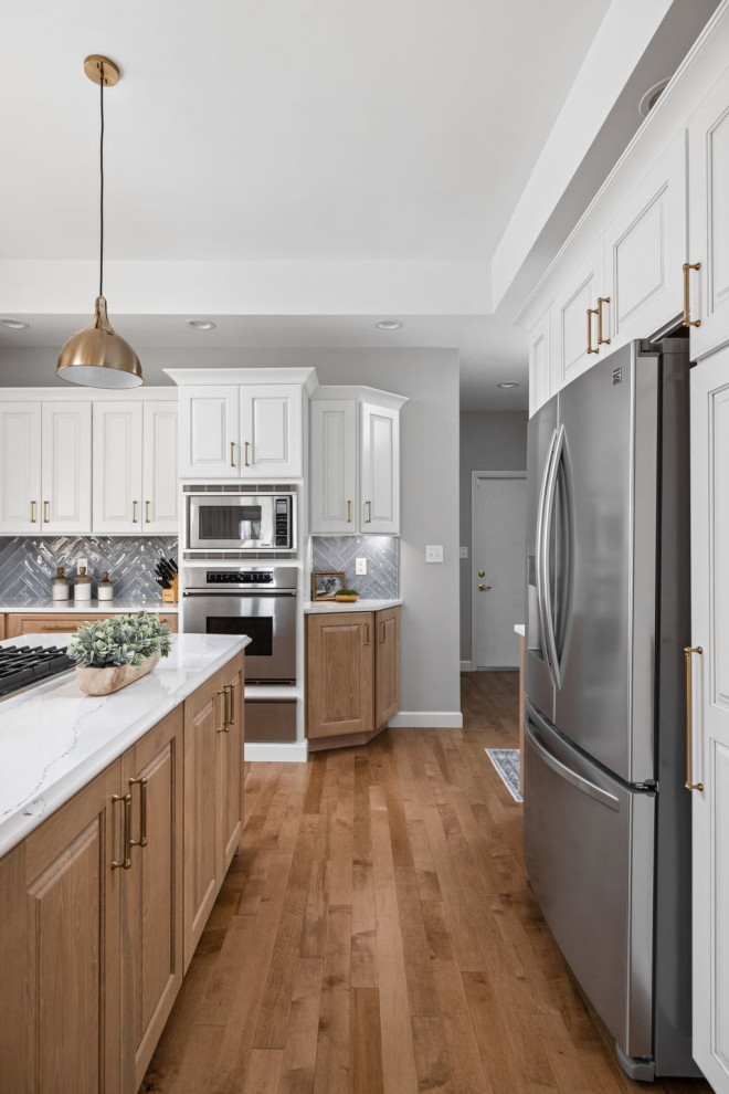 Kitchen - transitional kitchen idea in Indianapolis