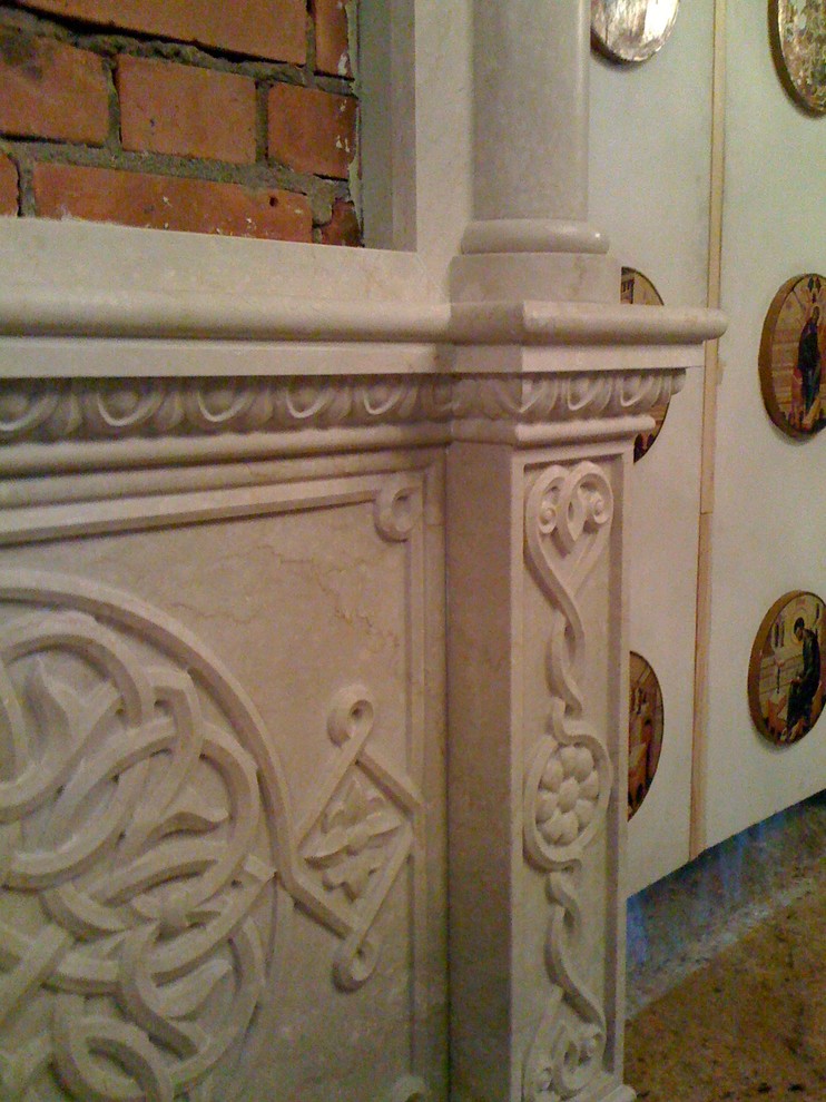 Иконостас в храме Пирогово.Московская область.