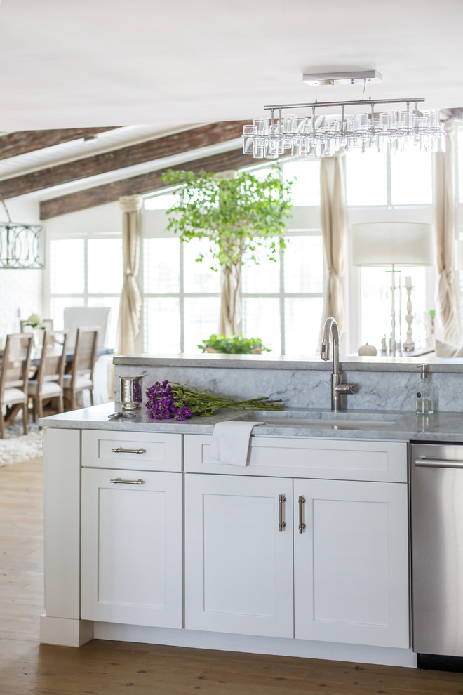 Transitional kitchen photo in Jacksonville