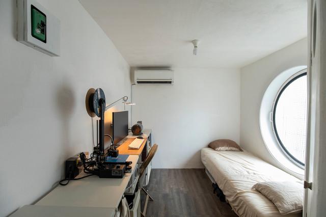 Houzz Tour Inside One Of Tokyo S Iconic Capsule Apartments