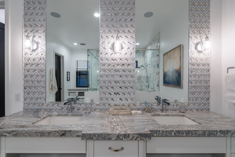 Transitional home design photo in Phoenix
