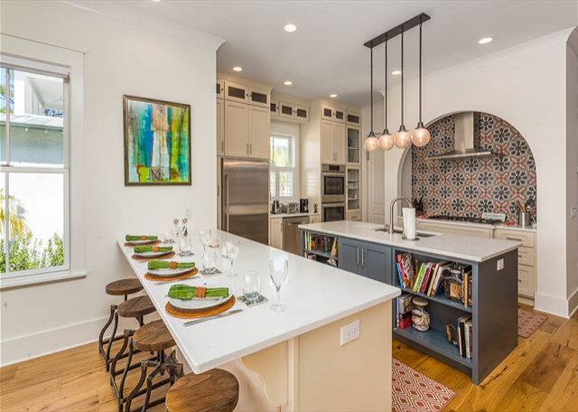 Home design - transitional home design idea in Jacksonville