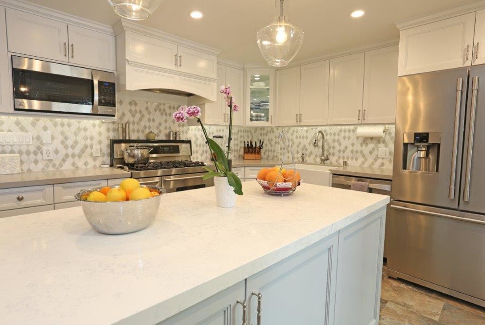 Example of a transitional kitchen design in Orange County
