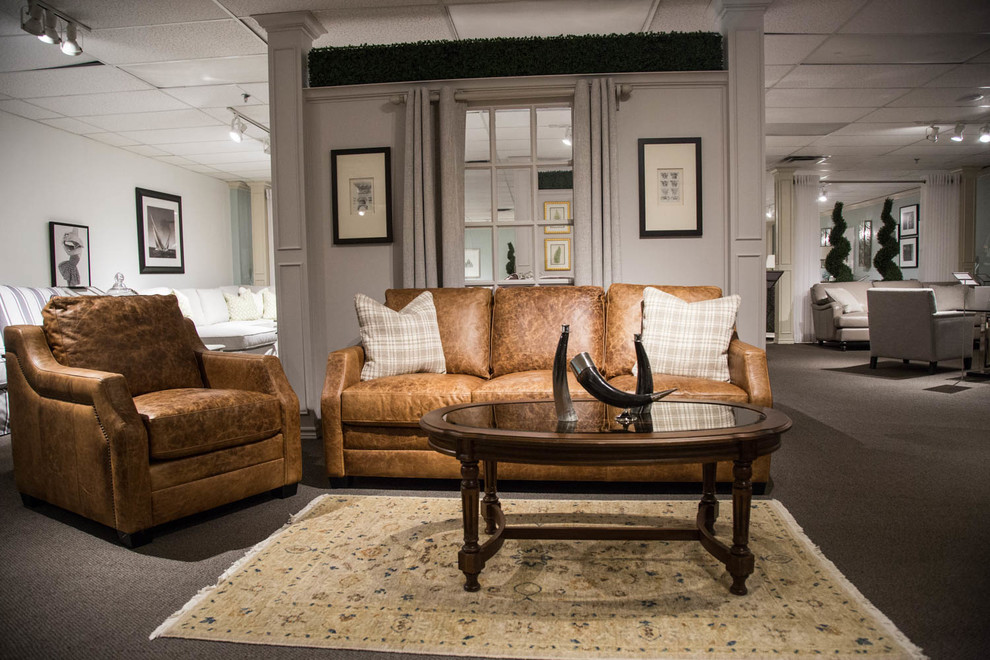 Inspiration for a rustic home design remodel in Toronto