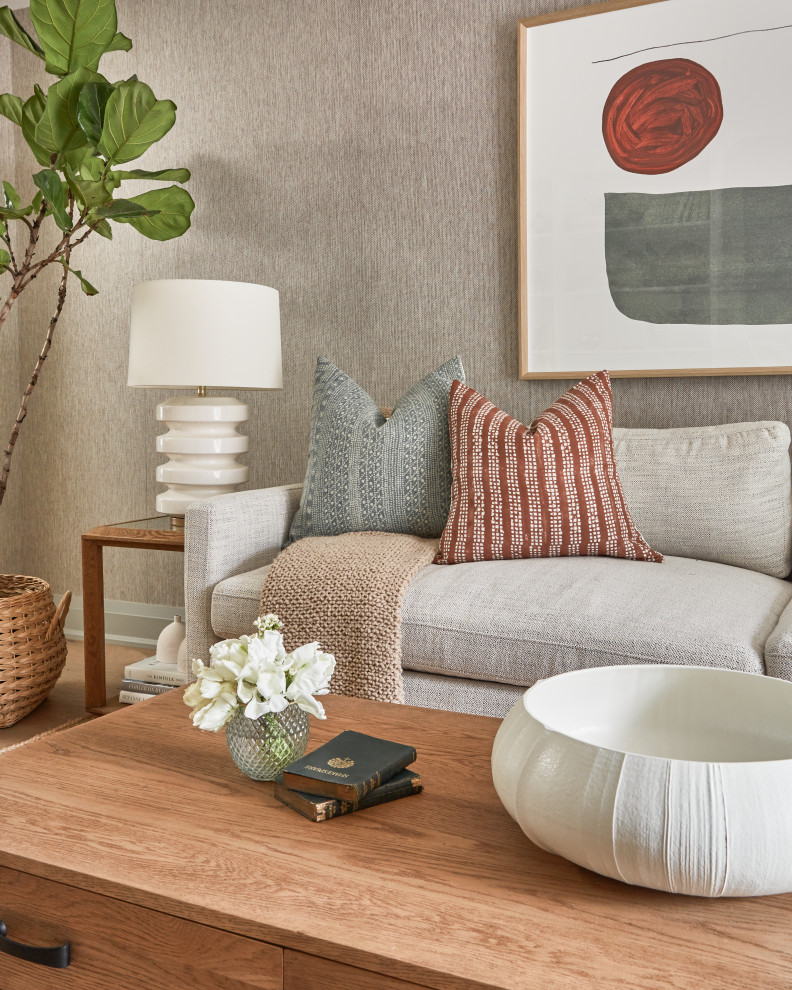 Transitional home design photo in Toronto