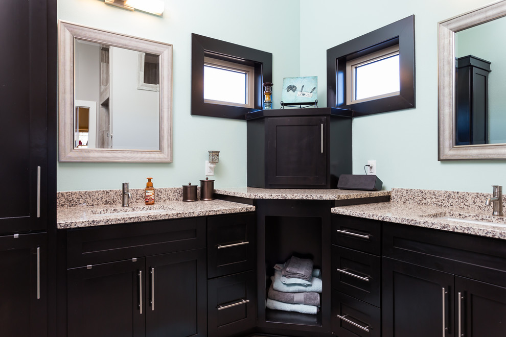 Home design - transitional home design idea
