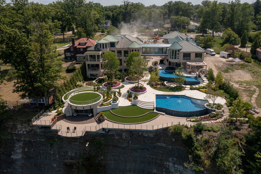 Lakeside Lifestyle