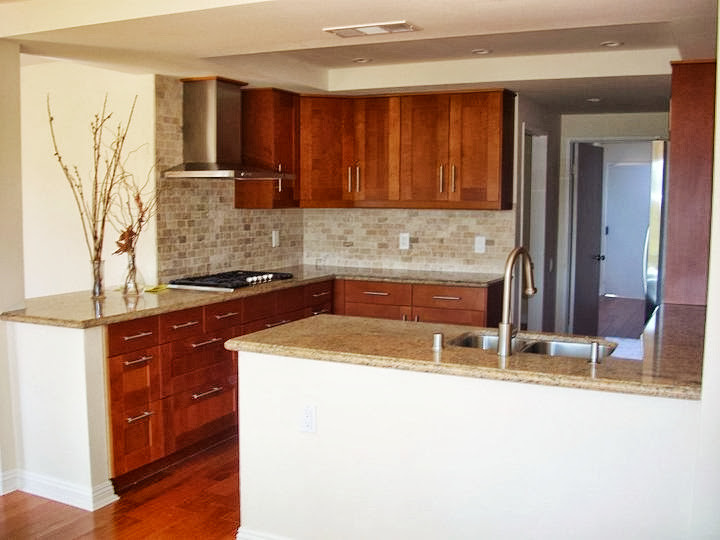 Transitional kitchen photo in Orange County
