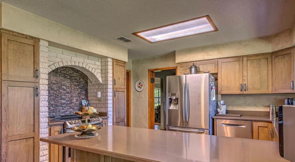 Kitchen - kitchen idea in Austin