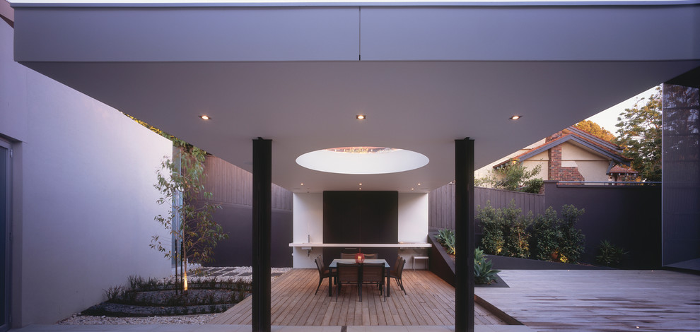 Contemporary deck in Melbourne.