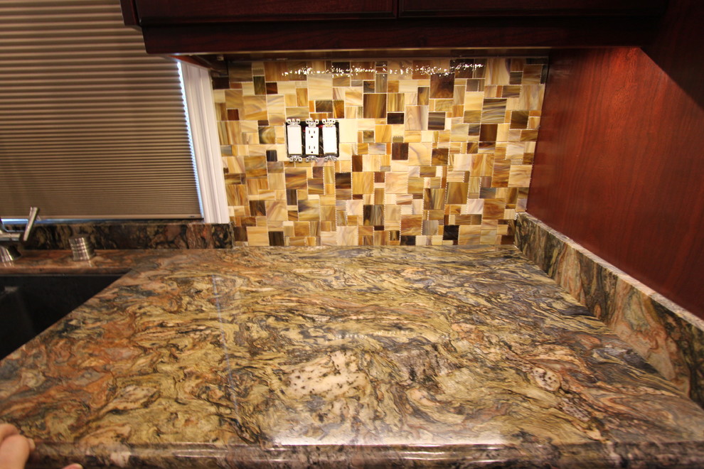 Kitchen - large transitional kitchen idea in Los Angeles