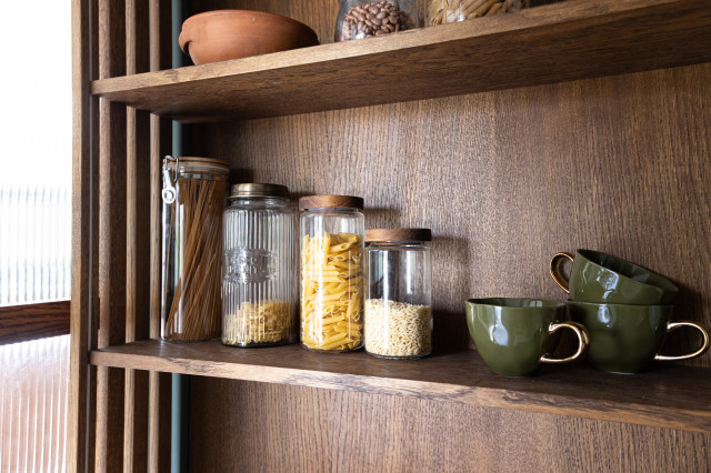 Mid-Century Modern Beach House retro-kitchen