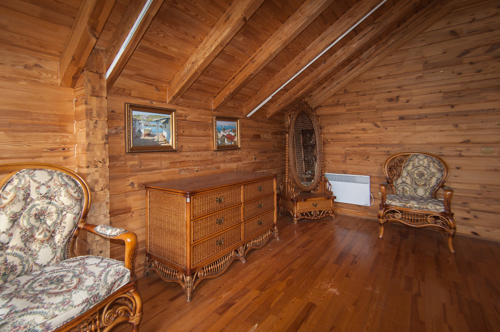 Ripario Hohel Woood House