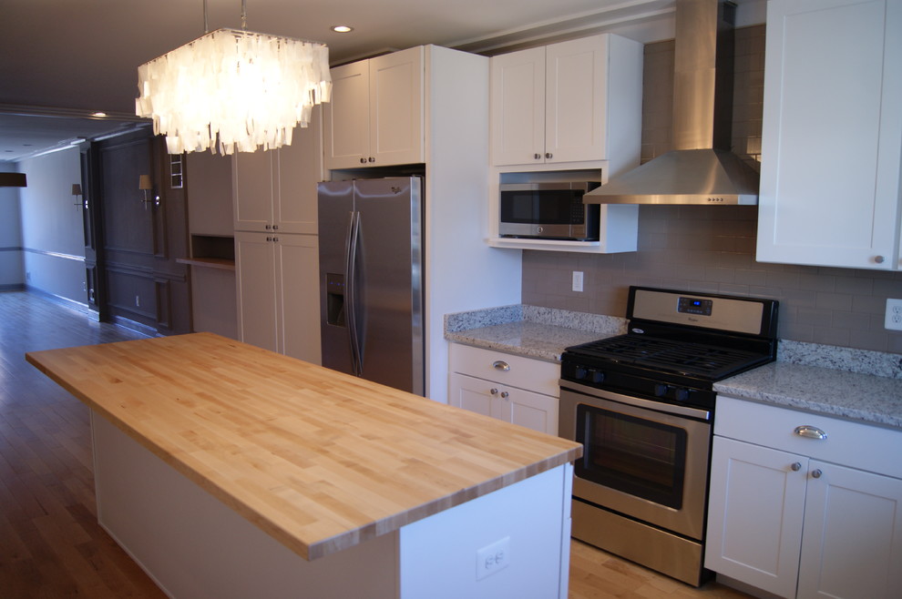 Kitchen - transitional kitchen idea in Baltimore