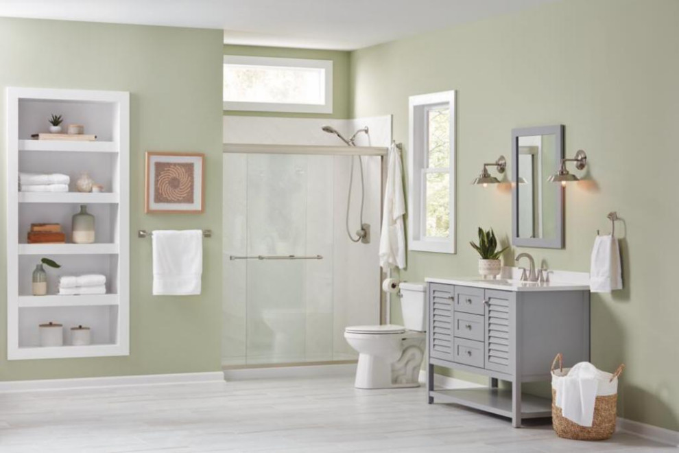 Example of a transitional home design design in Austin