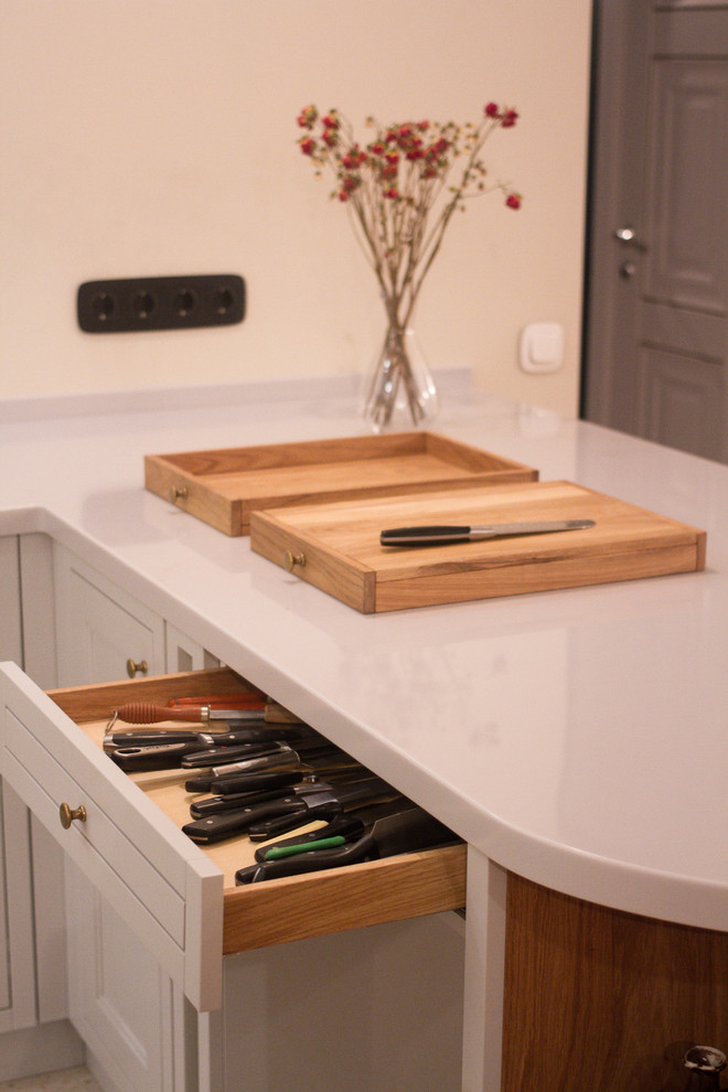 Бело-серая кухня в Москве