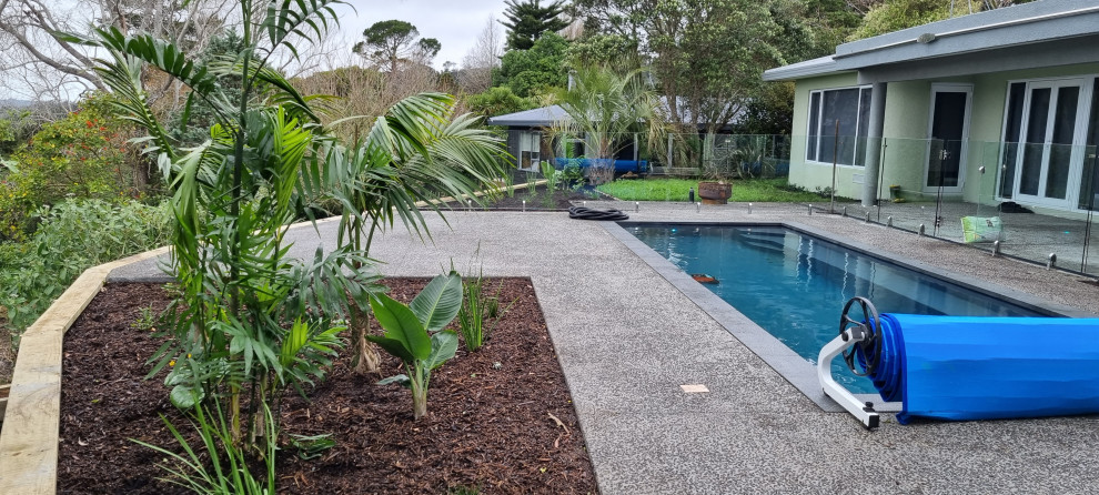 Tropical Poolside in Swanson