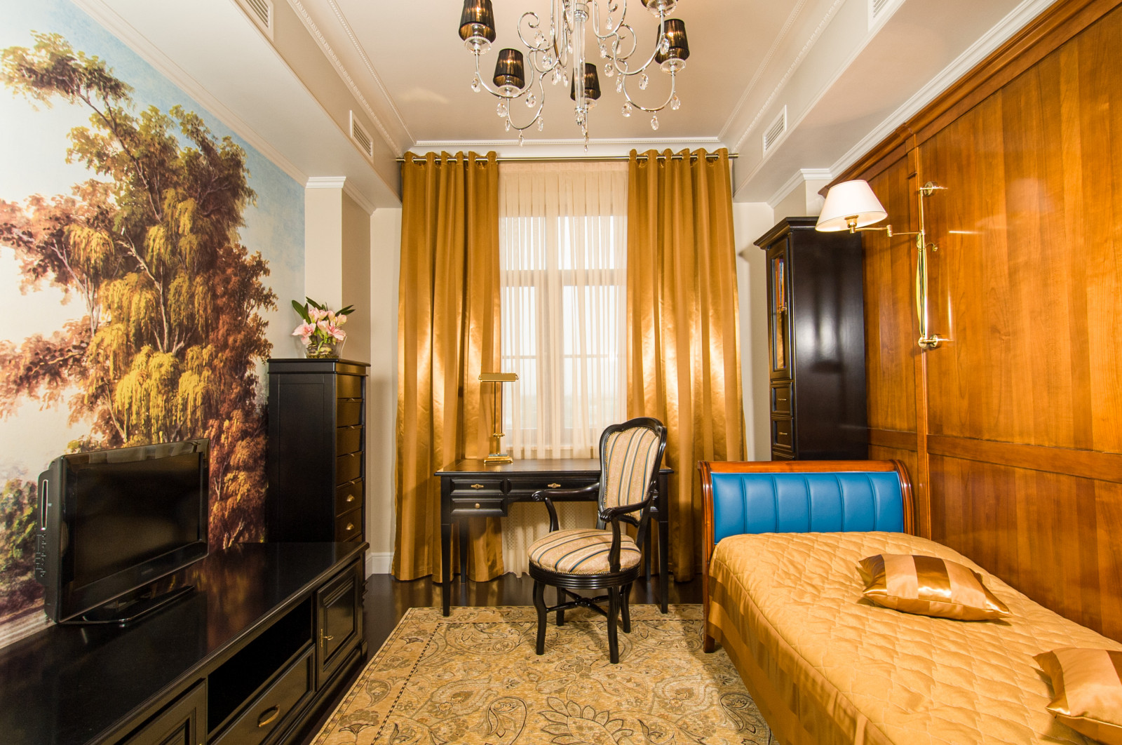 Apartment on the street G