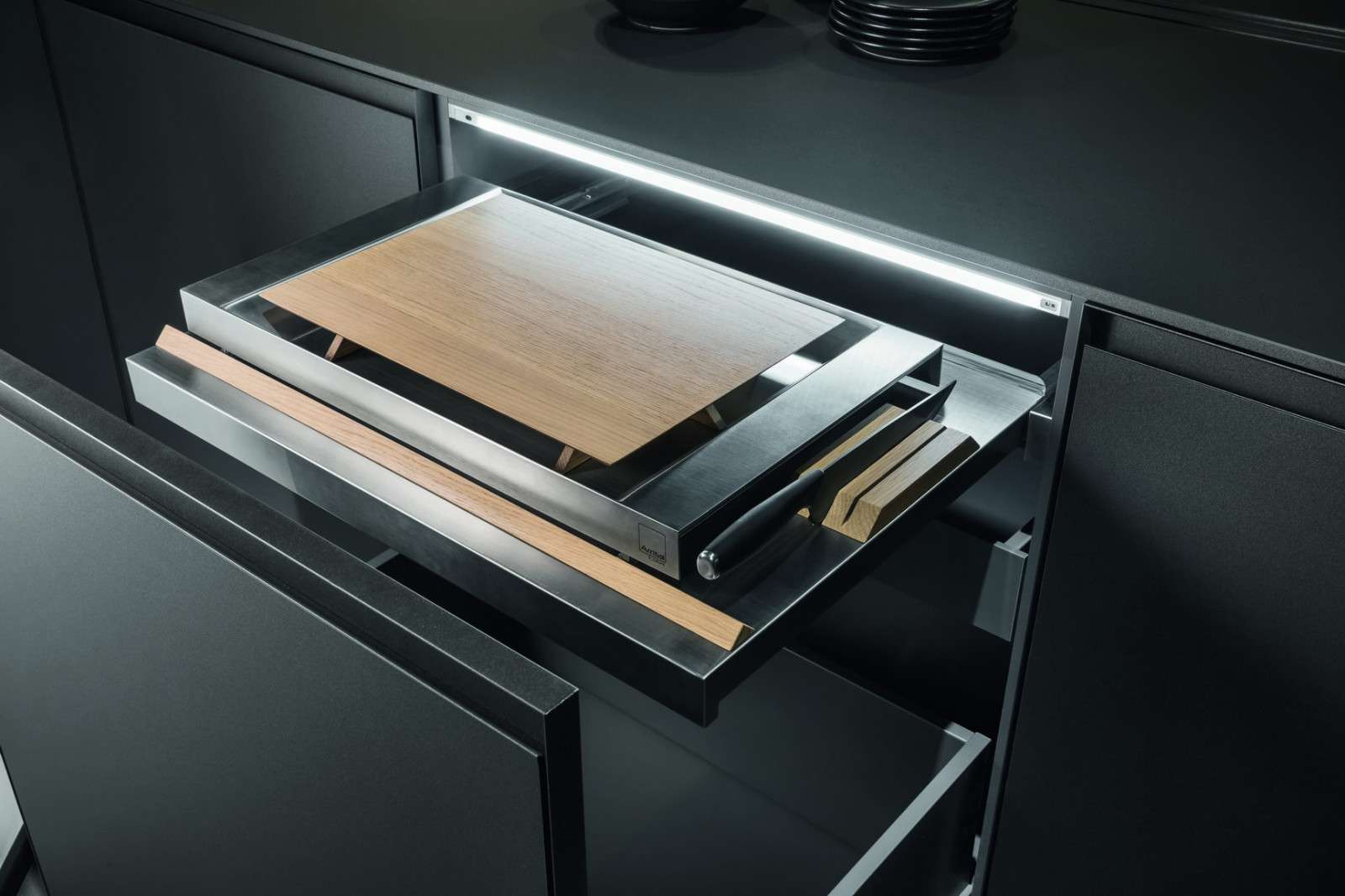 Встроенная разделочная доска. Модель Akb_08