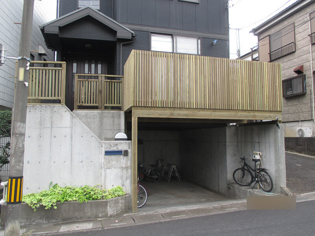 目隠し縦格子フェンスでおしゃれに快適！ garage