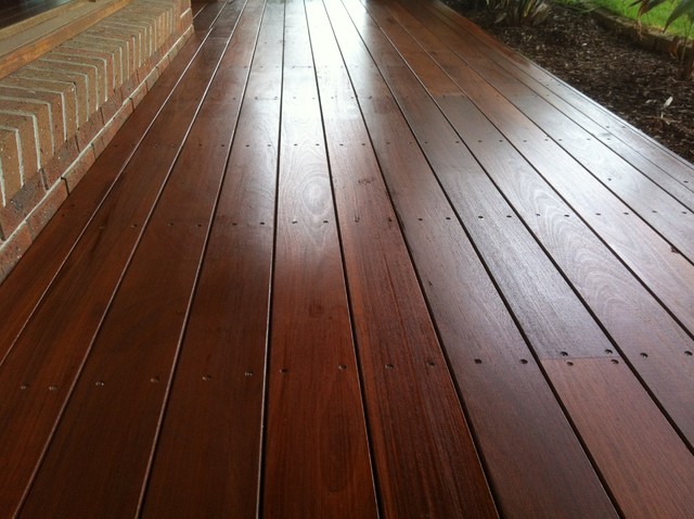 The Jarrah contemporary-deck